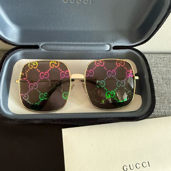 NEW Gucci Women's Gold Frame Sunglasses GG Monogram Lenses GG0414S - Picture 2 of 9
